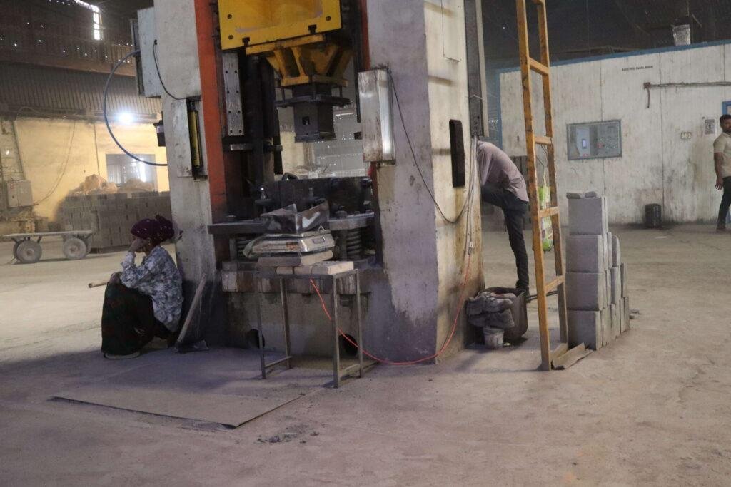 Magnesite Carbon Ladle Bricks